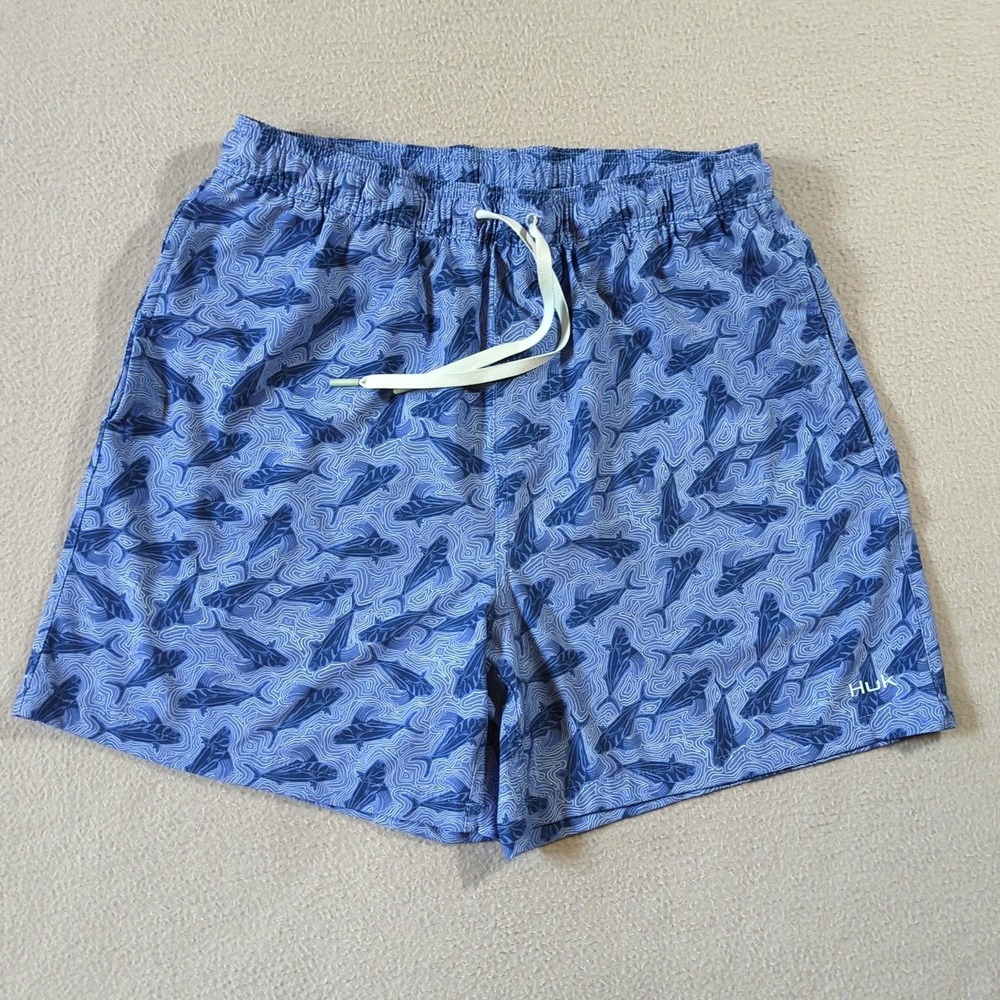 Huk Pursuit Volley Rooster Wake Shorts 5.5in Mens M Blue Fish Print Flawed Liner